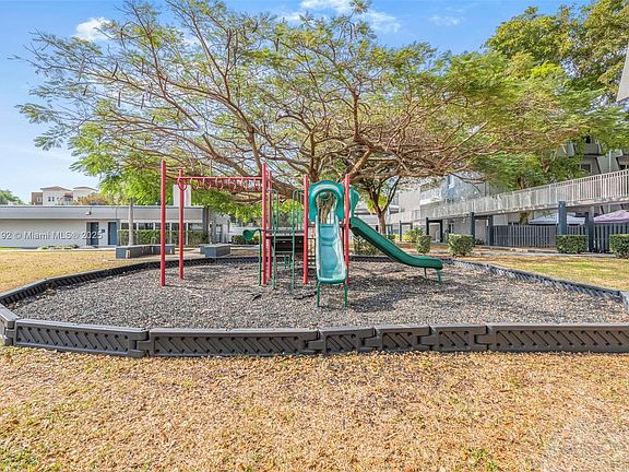 4th image of 11060 SW 196th St APT 410