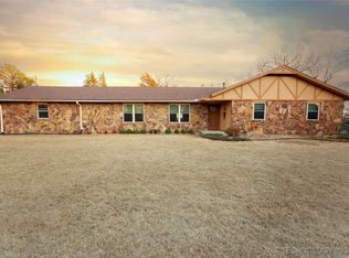 289 W Holiday Hills Rd, Eufaula, OK 74432