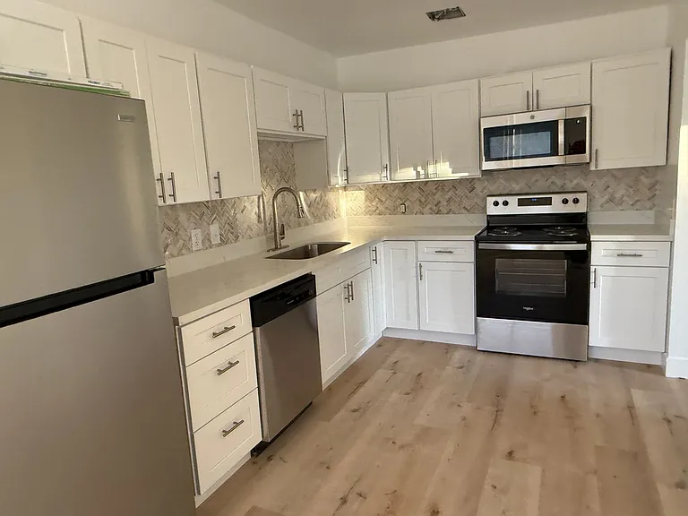 1226 E 500 S — Photo 27