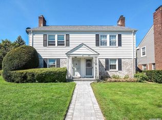 3 Bayview Ct, Manhasset, NY 11030