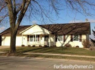 4570 Orchard Dr NW, Cedar Rapids, IA 52405