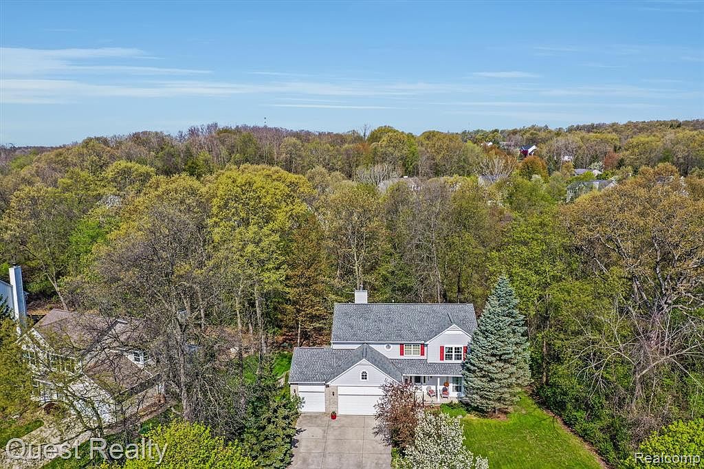 5240 Glenwood Crk, Clarkston, MI 48348 | Zillow