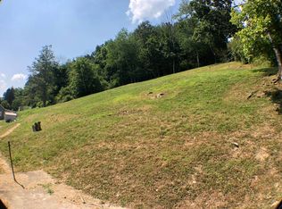 Dickson St, Mannington, WV 26582