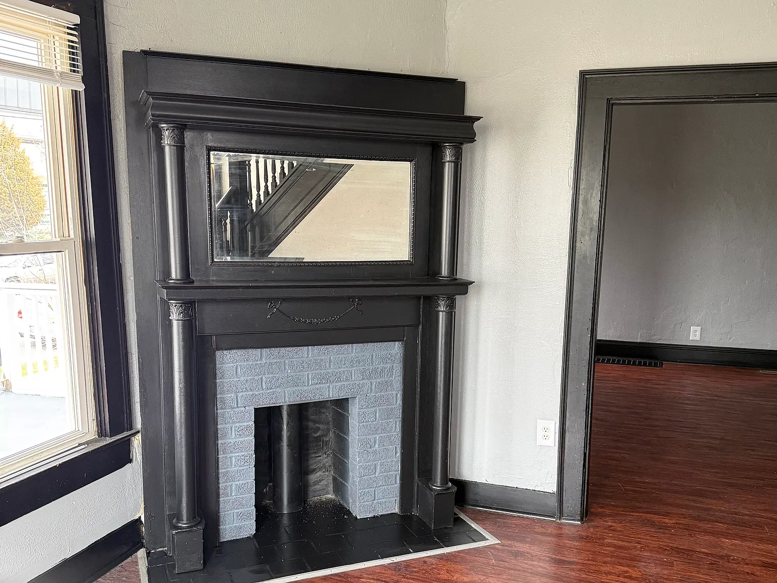 1135 Garfield Ave — Photo 4