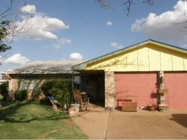 1408 Carole Cir, Altus, OK 73521