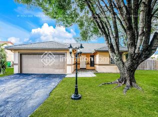 6150 Hawkes Bluff Ave, Fort Lauderdale, FL 33331