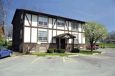 Lewis and Clark Apartments — Photo 1