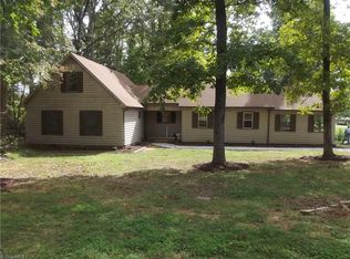 402 Forrest Dr, Reidsville, NC 27320