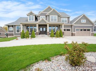 553 Stonebridge Ct, Grandville, MI 49418