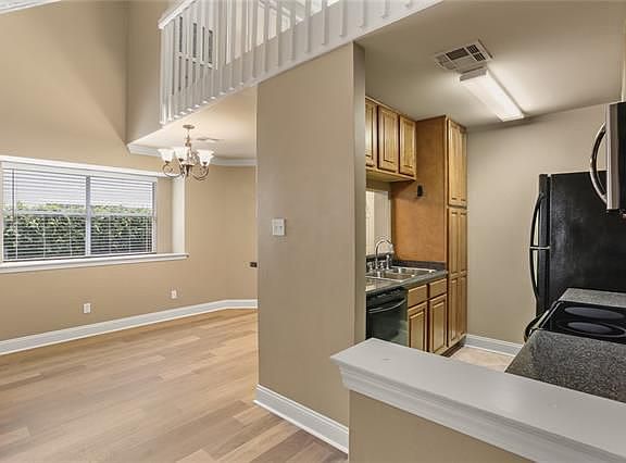 5th image of 925 Old Metairie Pl