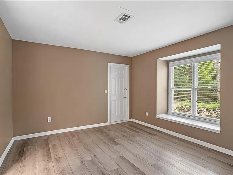 601 Abingdon Way — Photo 22