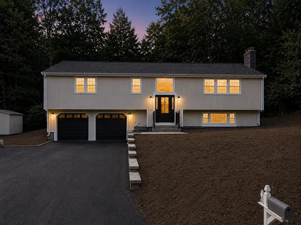 9 Pavia Pl, Framingham, MA 01702