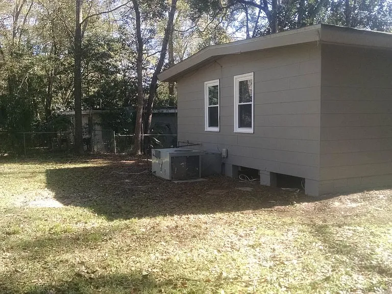 1634 Sharkey St — Photo 25