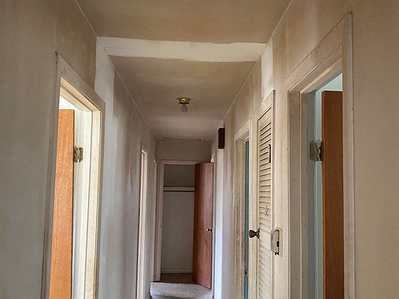 5th image of 2082 S Tallassee Dr