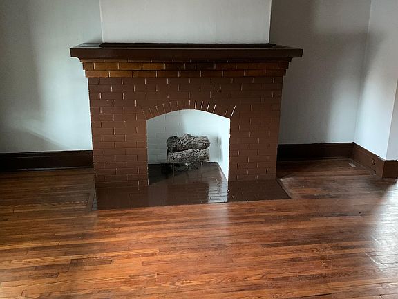 3rd image of 2334 S Park Ave