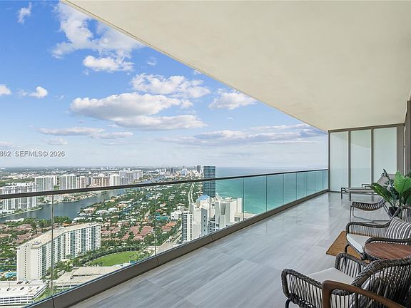 4th image of 18975 Collins Ave Unit 4502