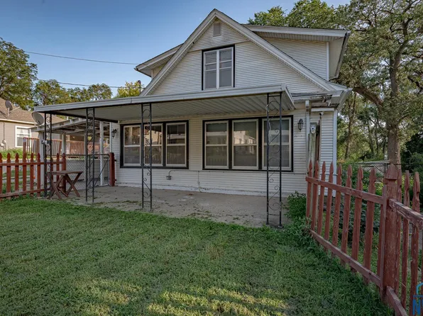 2806 2nd St, Sioux City, IA 51105