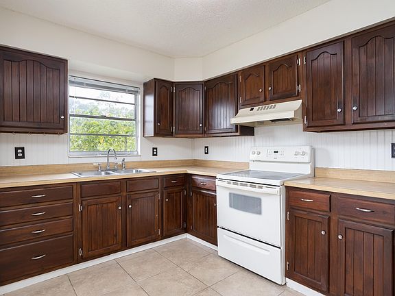 3rd image of 2066 Renee Pl #A
