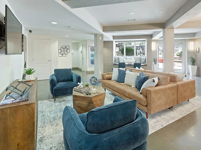 400 Rhett — Photo 10