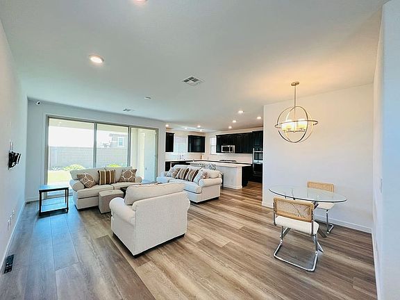 2nd image of 12325 Harbor Isle Ave