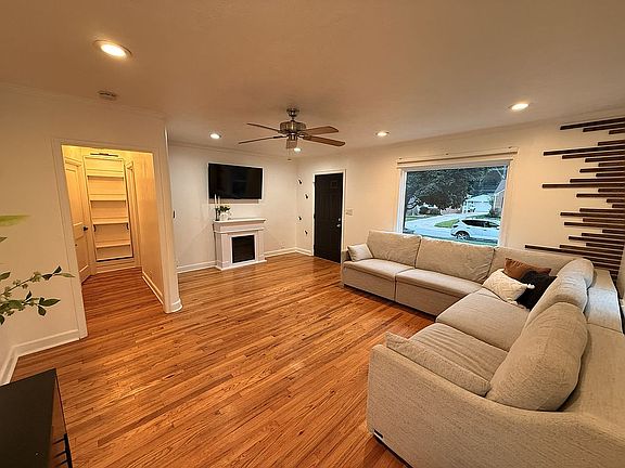 4th image of 3760 B St
