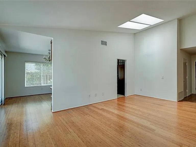 5411 Glenstone Dr — Photo 4