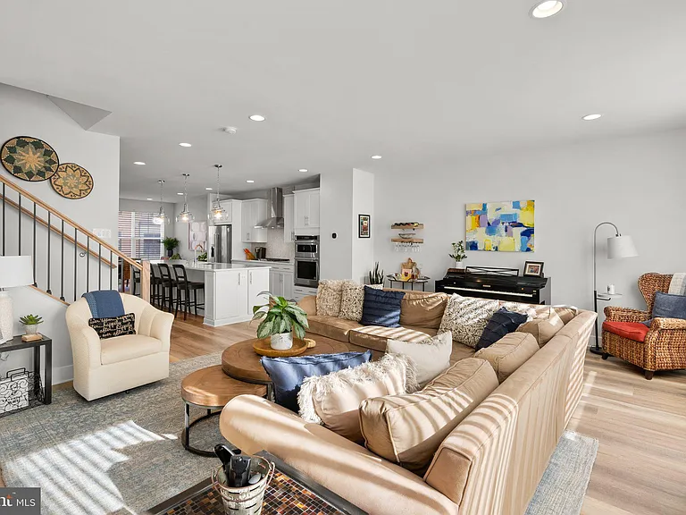 6227 Almerico Pl — Photo 87