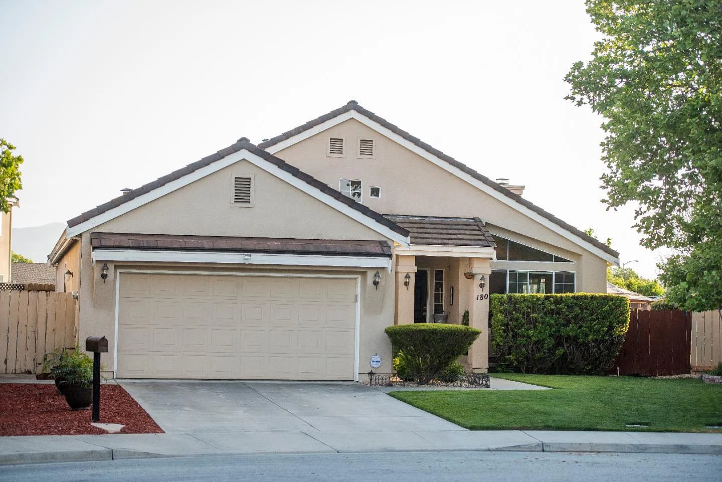 180 Falconi Way photo 1