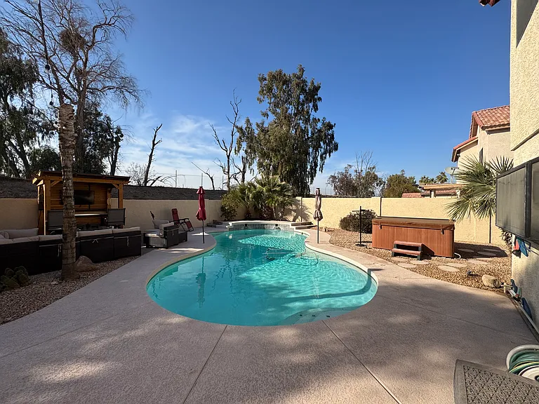 3728 N Copenhagen Dr — Photo 46