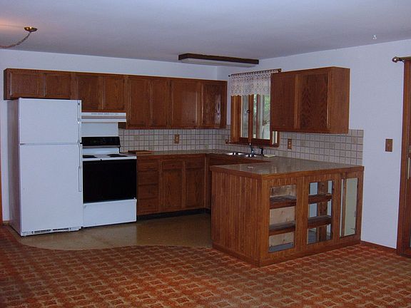 3rd image of 1041 Wadsworth St