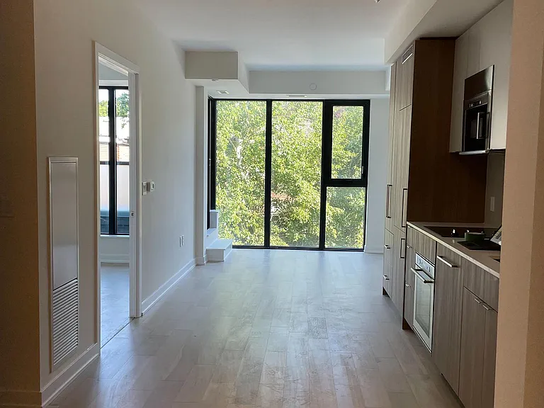 840 Saint Clair Ave W #401 — Photo 6
