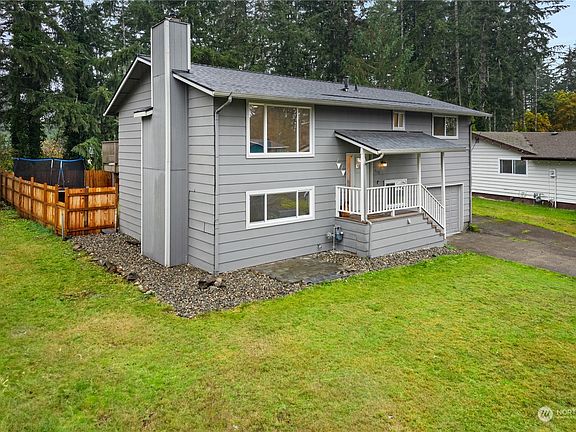 2nd image of 110 E Maple Dr