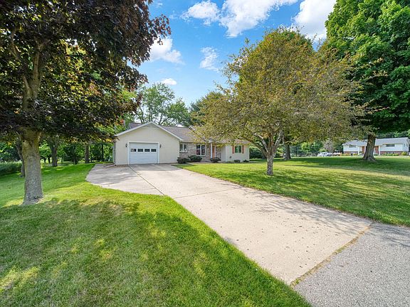 3rd image of 246 Village Ln