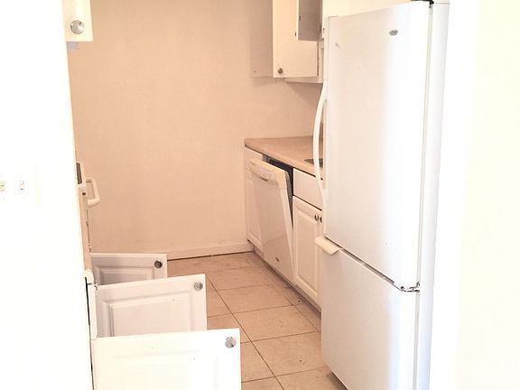 4th image of 1855 NE 121st St APT 6
