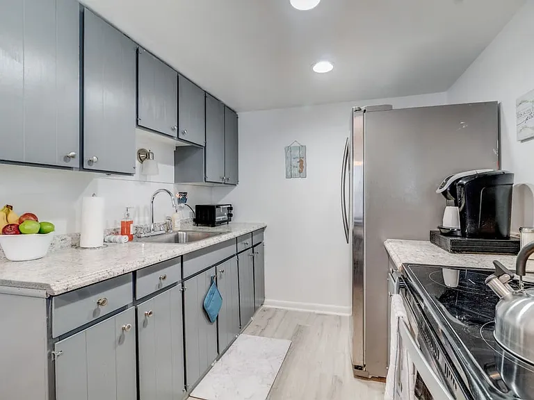 516 19th St #B2 — Photo 3