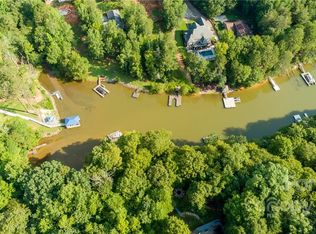 1396 Ron Whicker Dr, Catawba, NC 28609