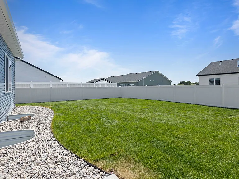 656 Jeanine Dr — Photo 70