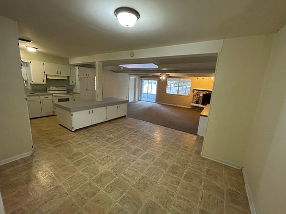4th image of 535 Buckminster Cir