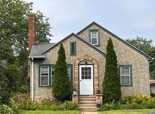 1011 25th Ave SE, Minneapolis, MN 55414