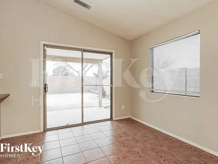 25757 W Saint Kateri Dr — Photo 6