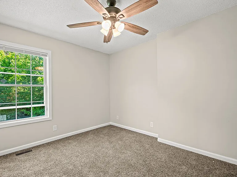 1043 Holly Rock Ct — Photo 14