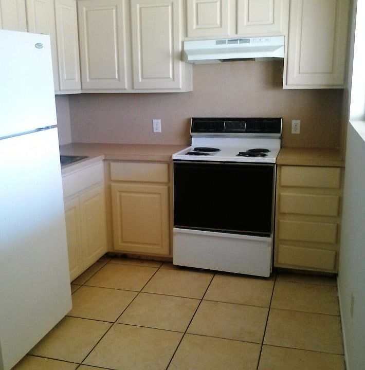 2nd image of 2503 SE 6th St APT 15
