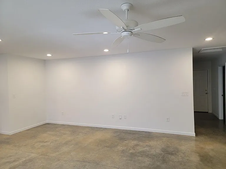 244 Skylane Dr — Photo 4
