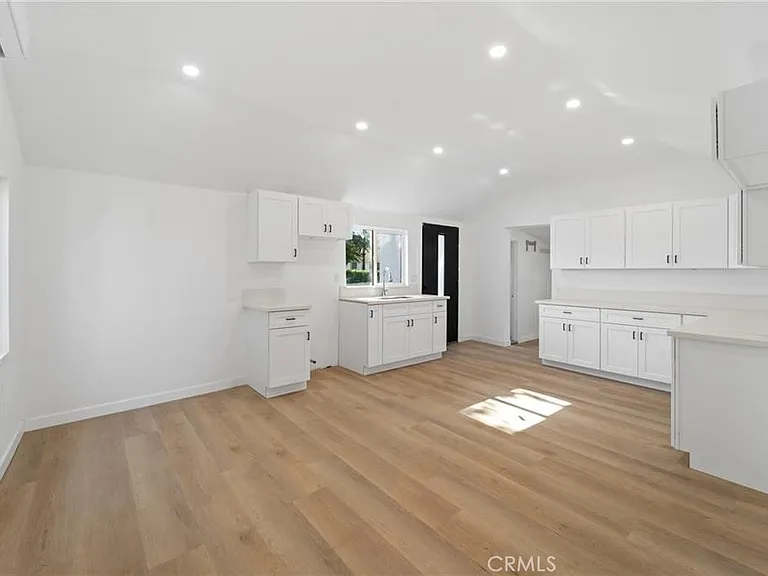 8510 Wilbur Ave — Photo 1
