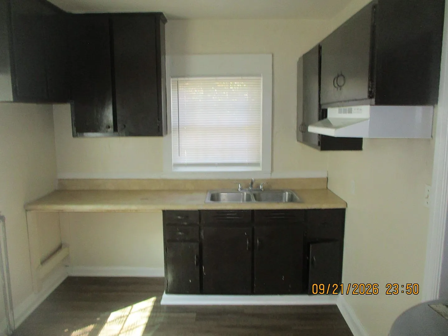 W. Highland, 1120 — Photo 2