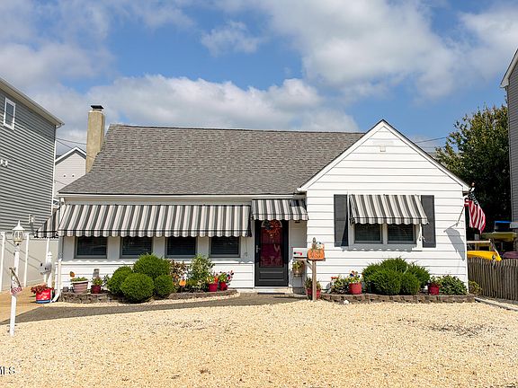 3rd image of 125 Virginia Avenue