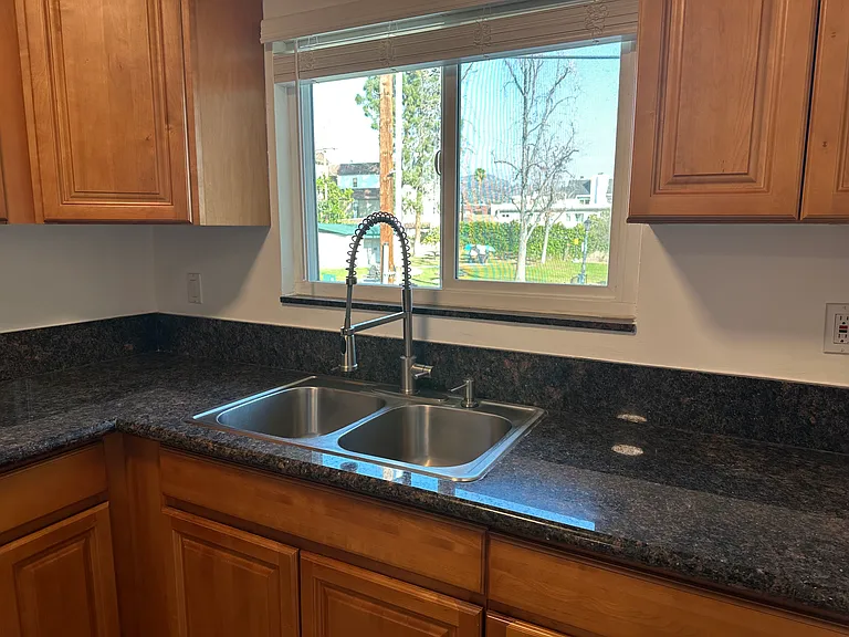 1015 E Wilson Ave #4 — Photo 3