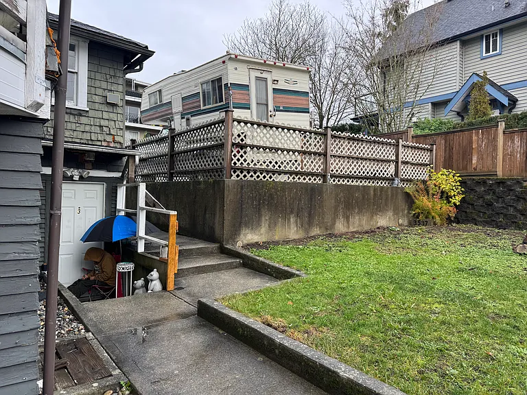 306 Esmond Ave — Photo 8
