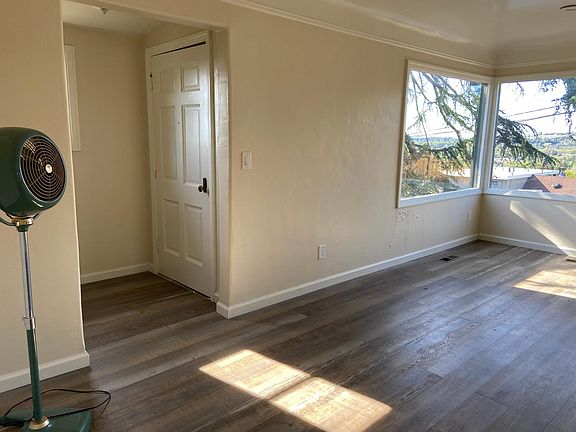 2nd image of 220 Scenic Dr
