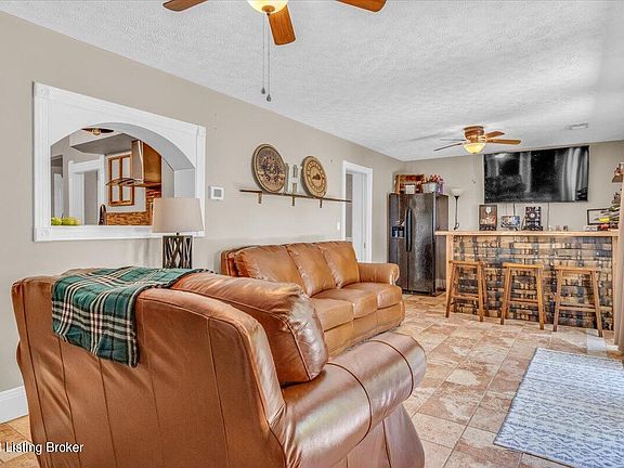5th image of 152 Hamilton Heights Dr